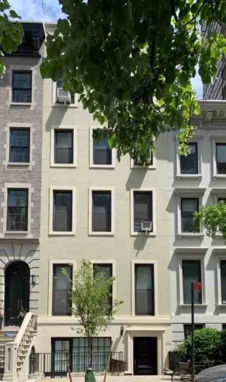 161 E 61st St #4R - Photo 6 of 7