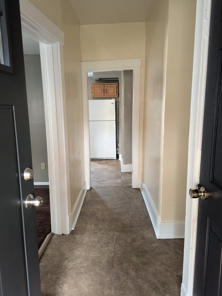 285 14th St - Photo 3 of 14