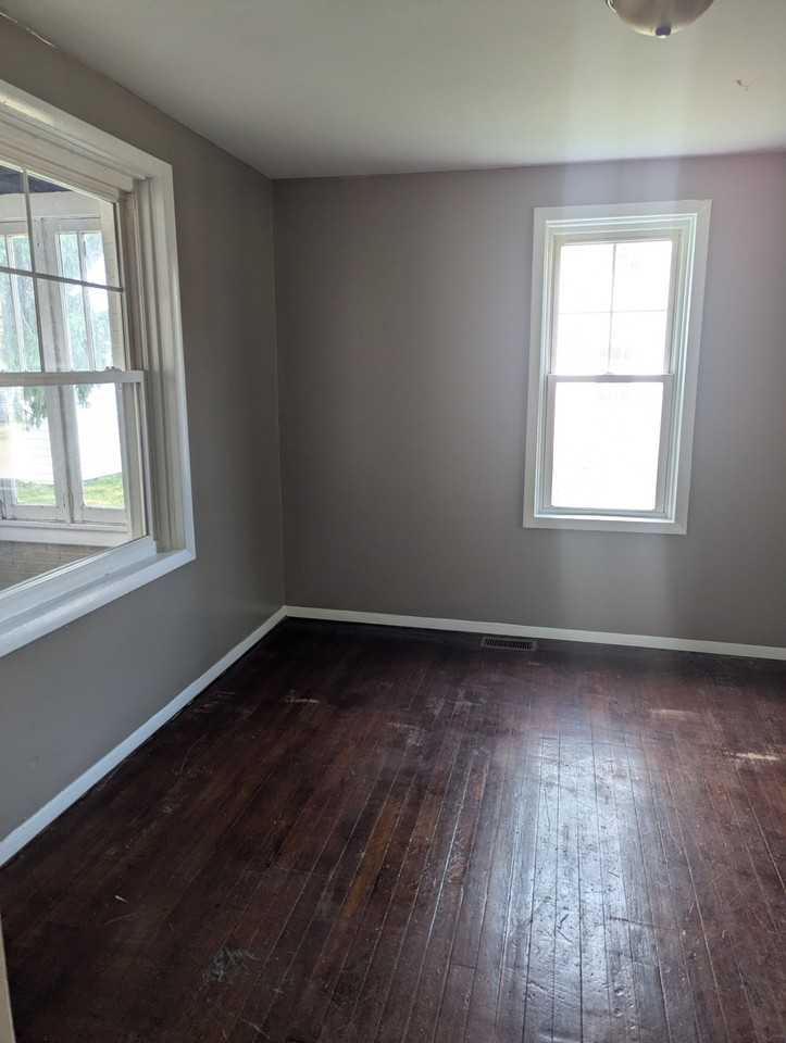 285 14th St - Photo 5 of 14