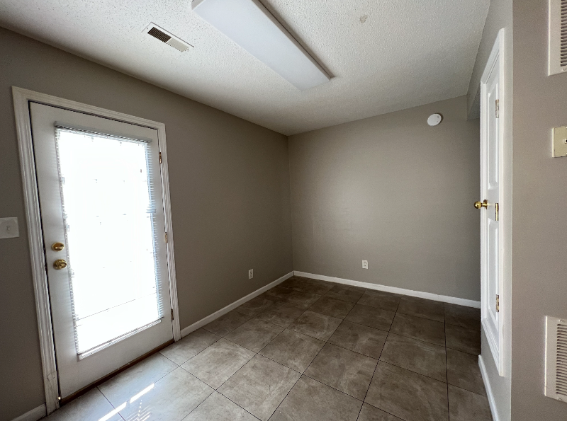 4737 Scepter Way - Photo 6 of 11