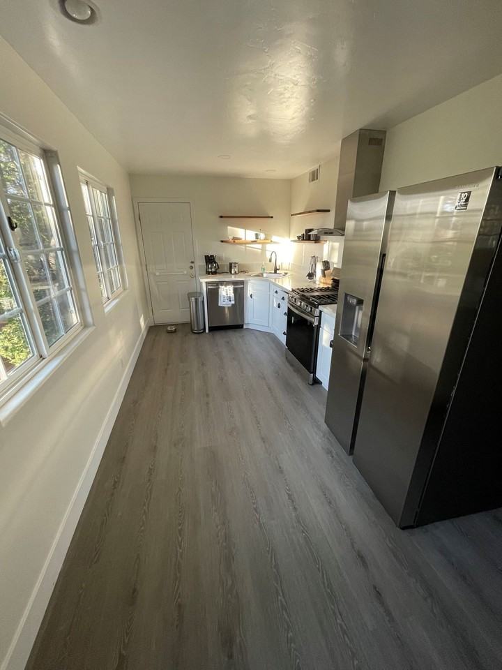 1382 Montreal Dr - Photo 2 of 7