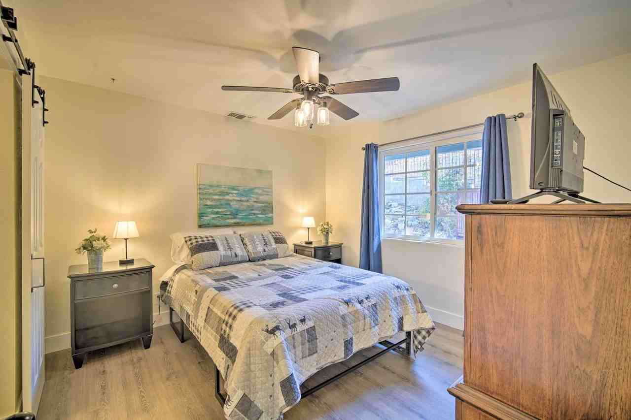 1382 Montreal Dr - Photo 5 of 7