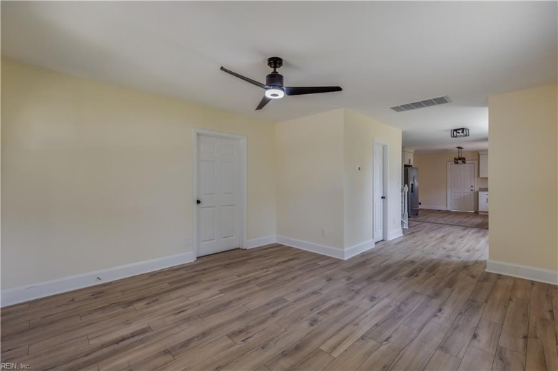 247 Chautauqua Ave - Photo 4 of 18