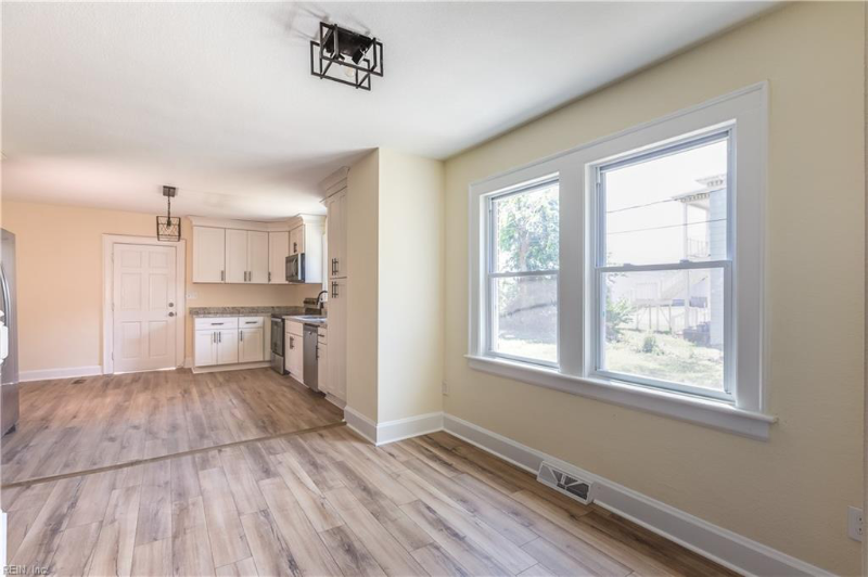 247 Chautauqua Ave - Photo 5 of 18
