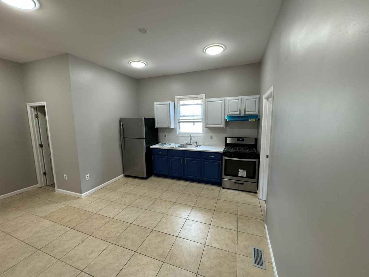 224 S 7th St #1B - Photo 5 of 12