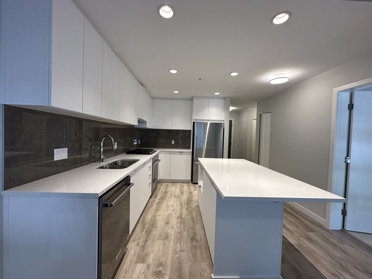 615 Cottonwood Avenue - Photo 7 of 14