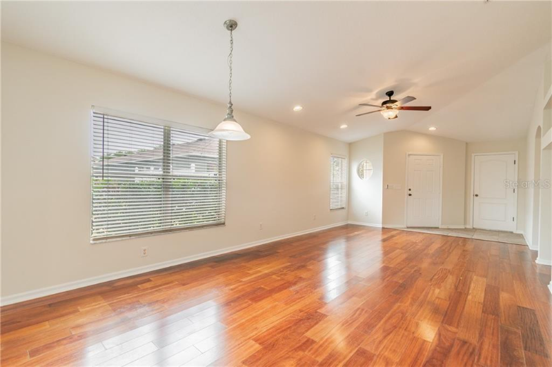 8164 Canterbury Lake Blvd - Photo 4 of 19