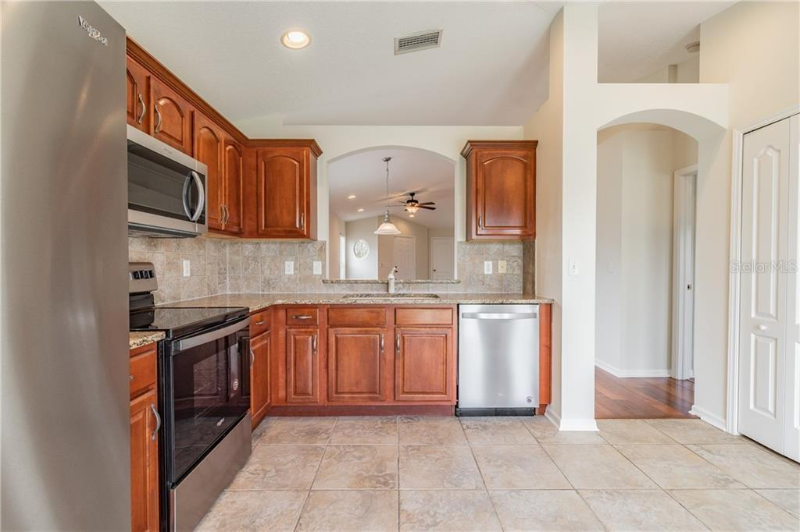 8164 Canterbury Lake Blvd - Photo 7 of 19