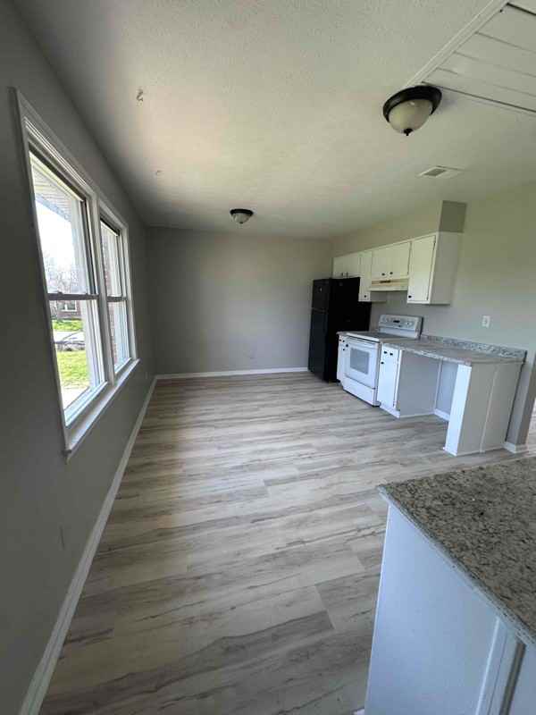 110 Carolina Ave - Photo 4 of 15