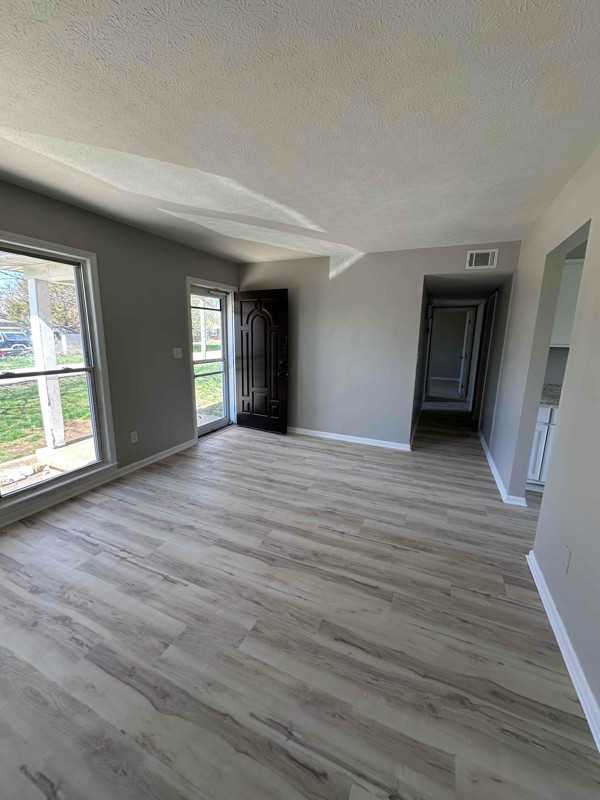 110 Carolina Ave - Photo 7 of 15