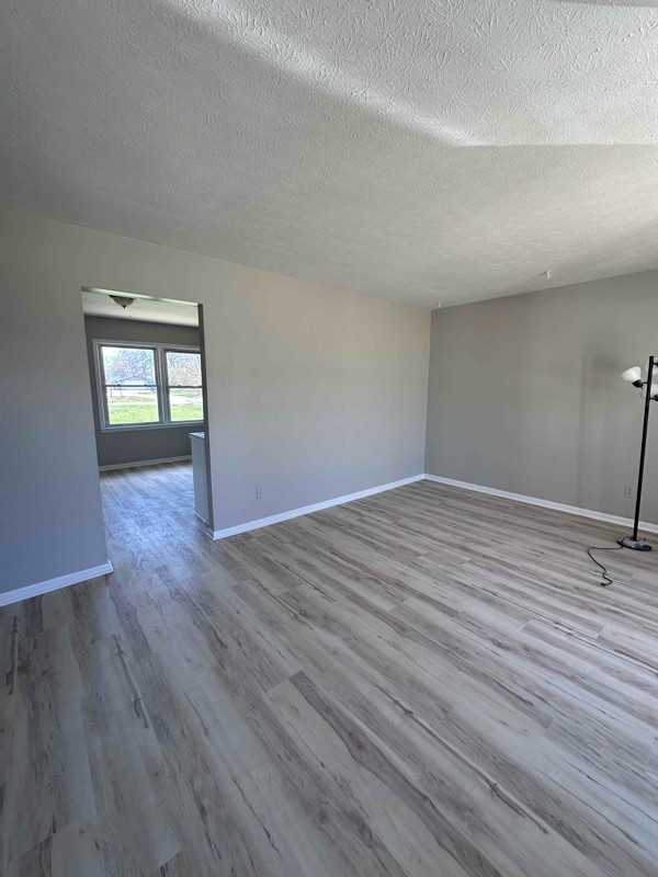 110 Carolina Ave - Photo 7 of 20