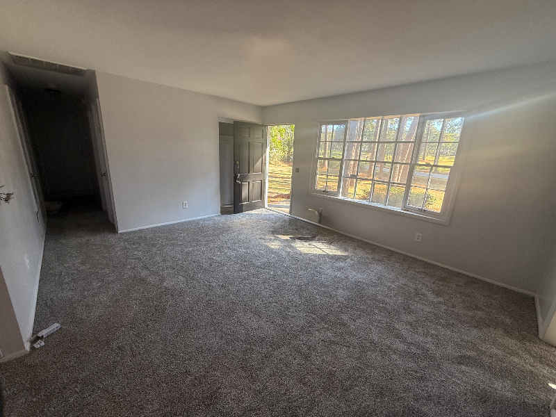302 Lanier Rd - Photo 4 of 15