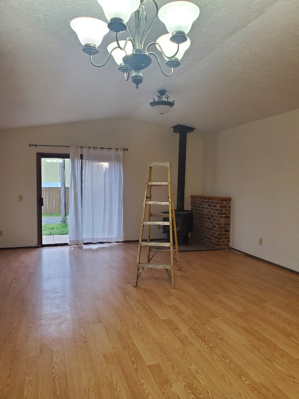 535 N Broadway St - Photo 3 of 3