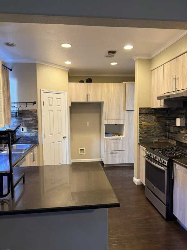 2320 Bayless Way - Photo 6 of 24