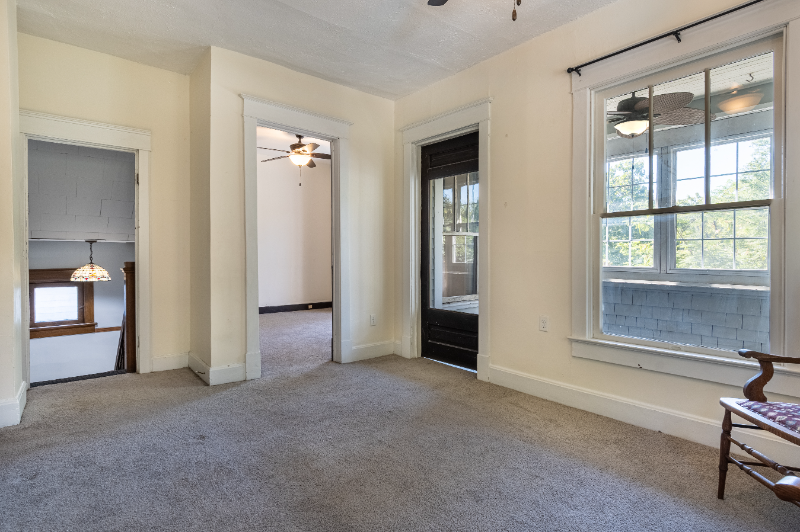 2328 E 16th St - Photo 6 of 16