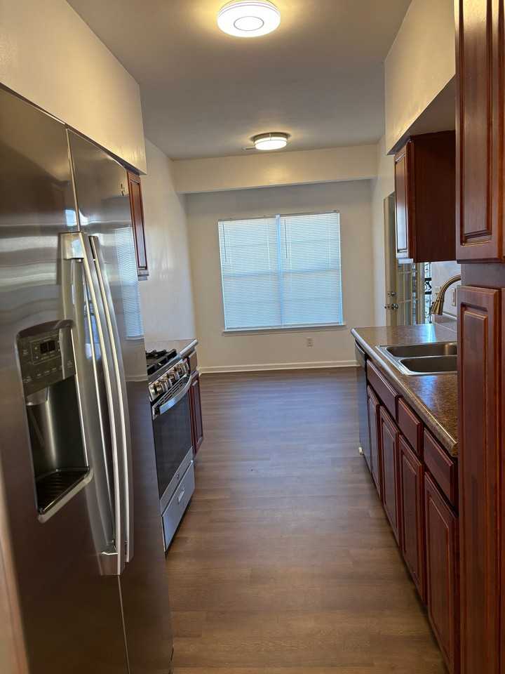 4011 Ketch Dr - Photo 3 of 13