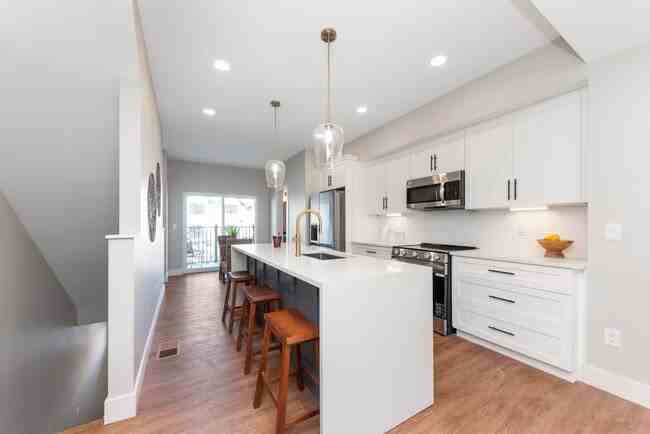 4492 Butterfield Pl - Photo 3 of 18