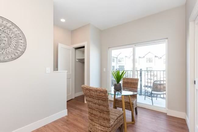 4492 Butterfield Pl - Photo 6 of 18