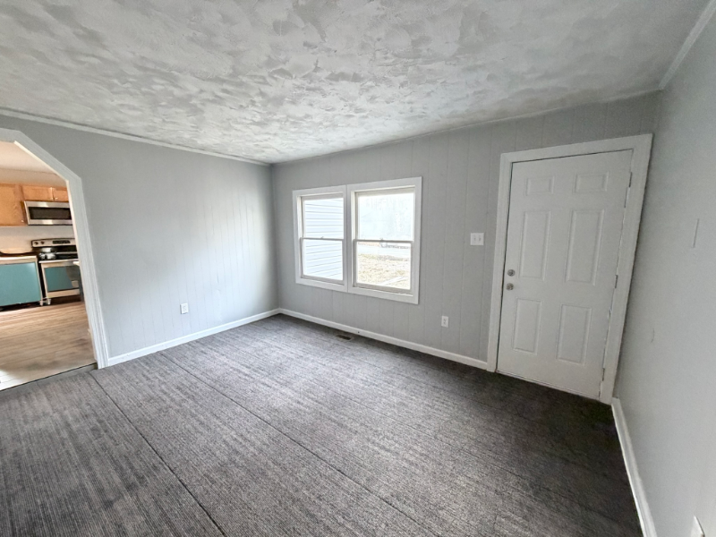 205 Alesa Dr - Photo 2 of 20