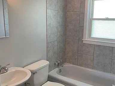 29 Sunbury Ave - Photo 5 of 10