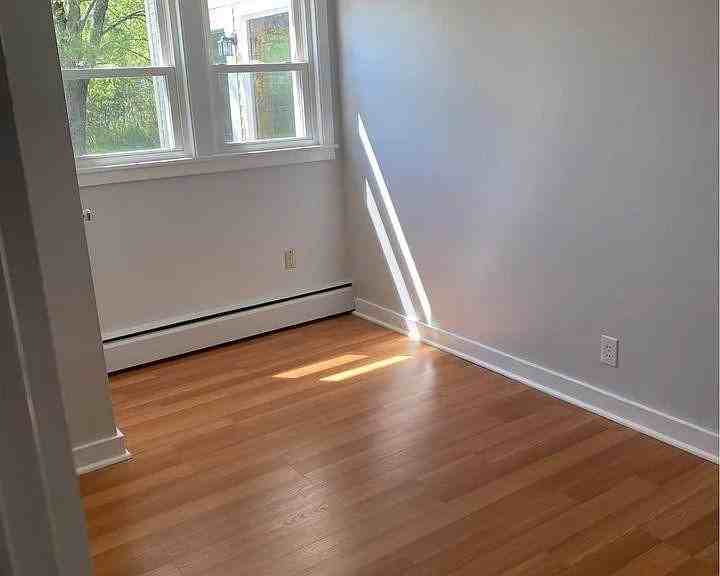 29 Sunbury Ave - Photo 6 of 10