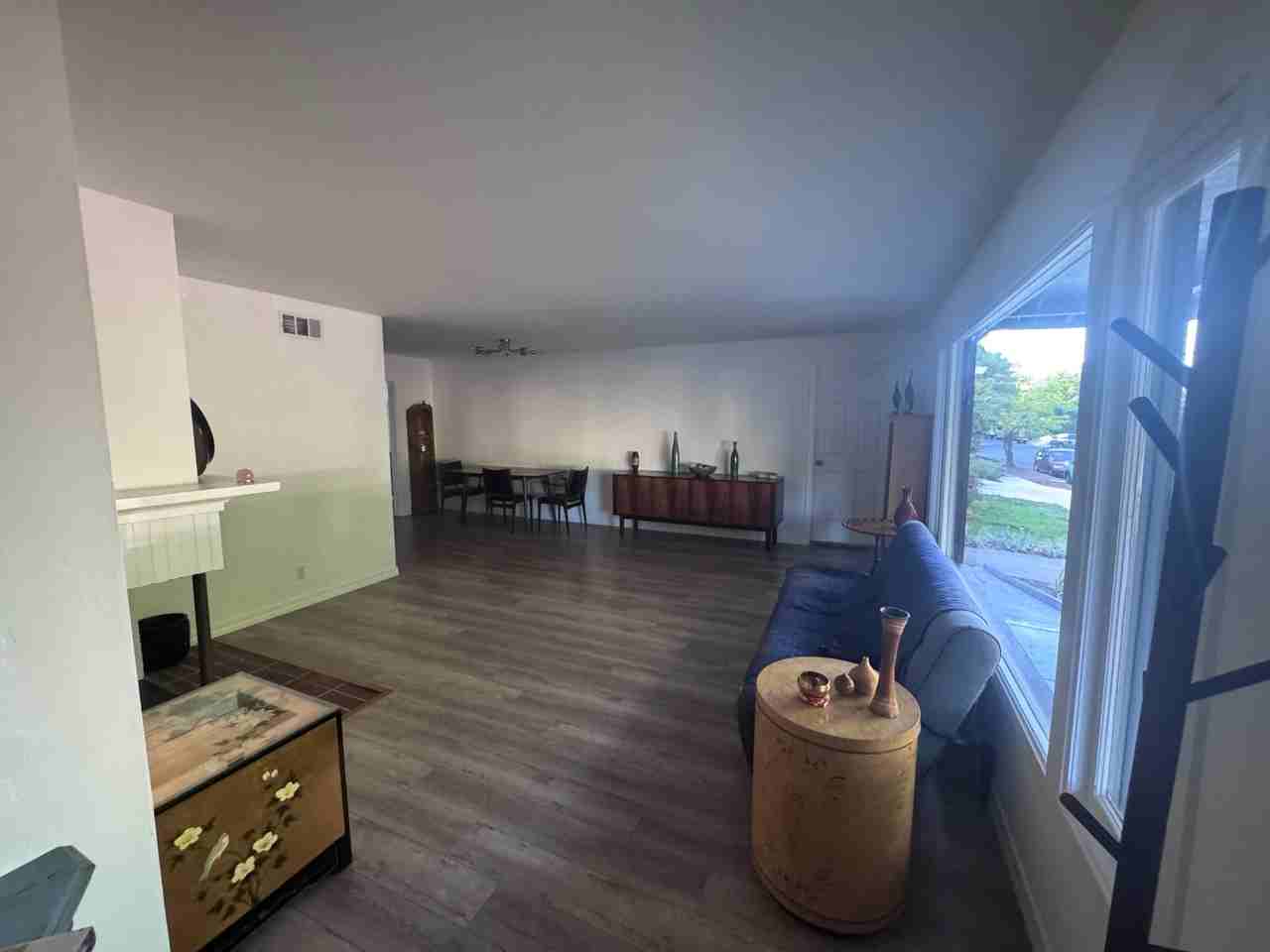 327 Irwin St - Photo 2 of 19
