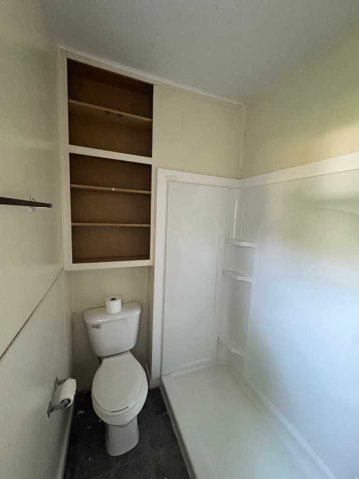 408 W Elm St #1 - Photo 3 of 7