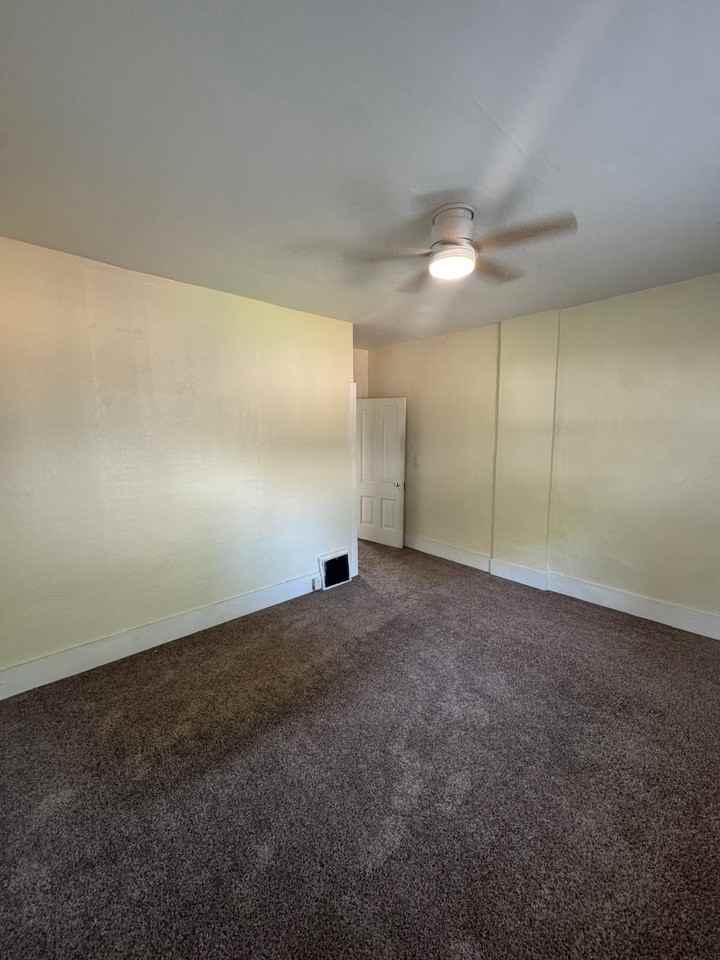 408 W Elm St #1 - Photo 7 of 7