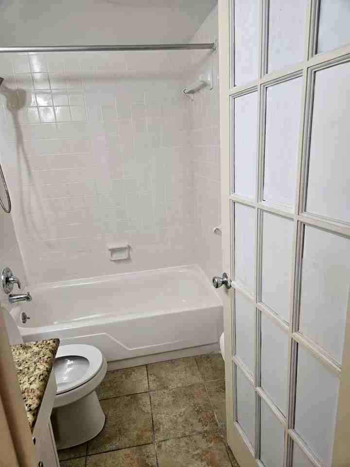 2344 Shelley St #7 - Photo 5 of 9