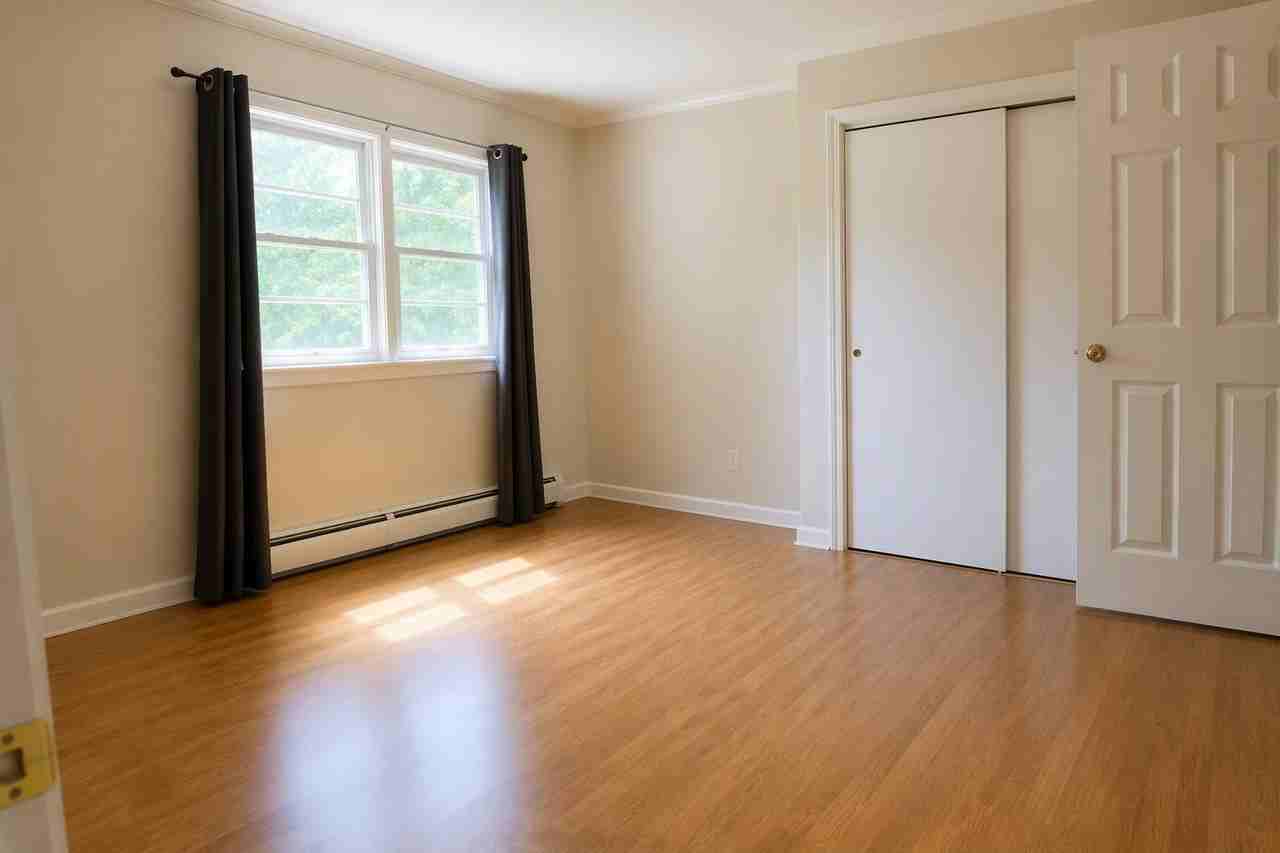 4 Laird Dr - Photo 7 of 10