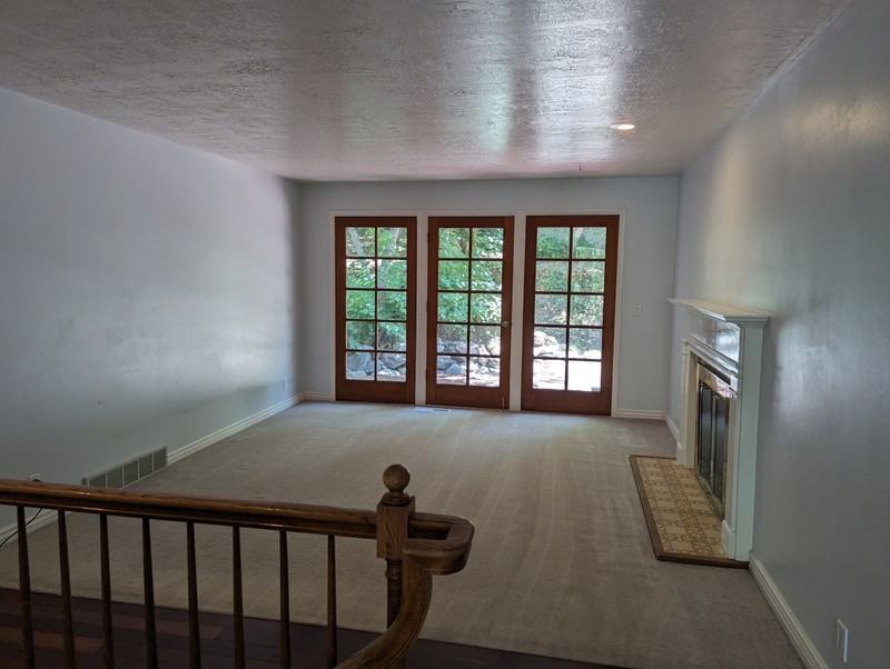 1806 Fawn Ln - Photo 3 of 22
