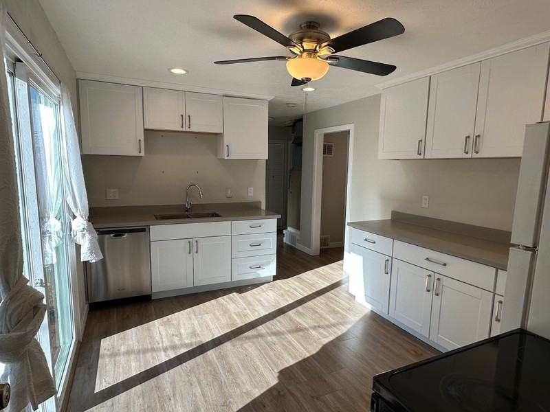 44 Ronald Ave - Photo 4 of 15
