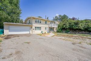 featured image of 696 N Center St