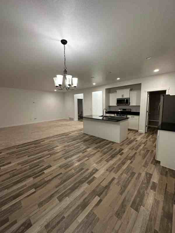 354 E Black Creek Ln - Photo 2 of 13