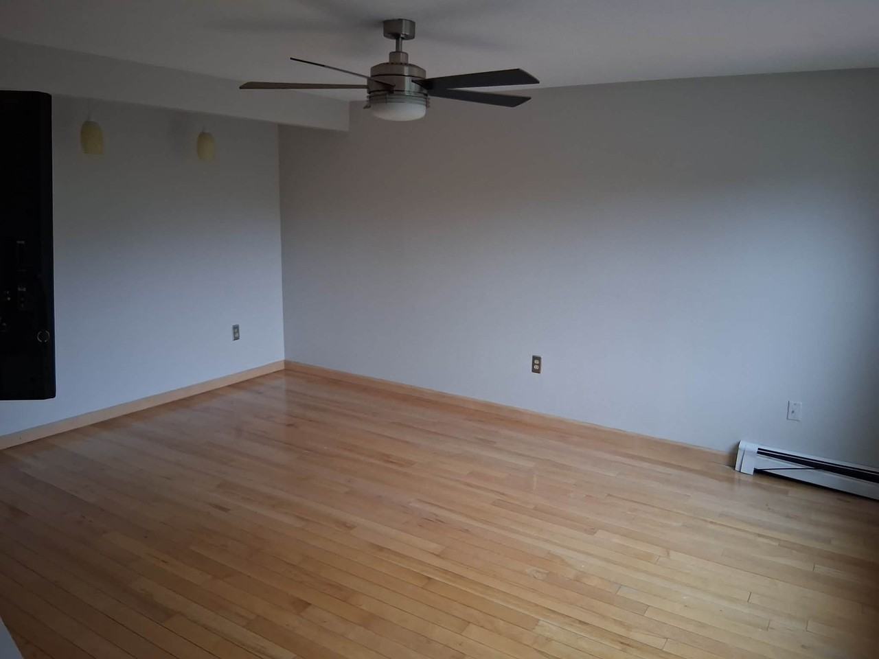 347 Circle Rd - Photo 3 of 10