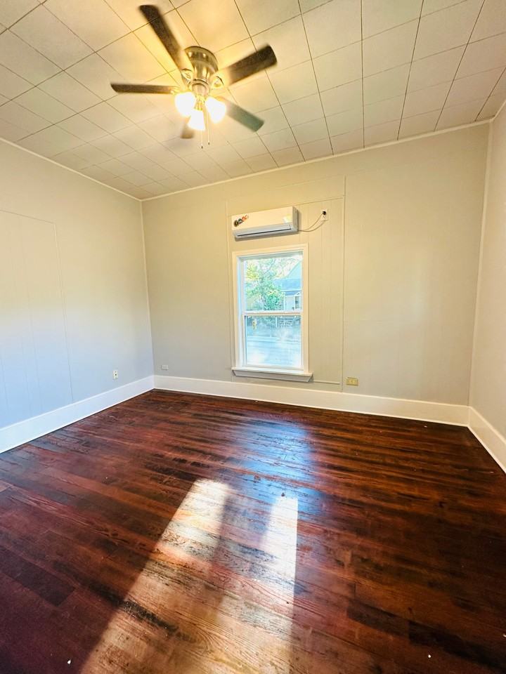 513 E Barger St #A - Photo 3 of 14