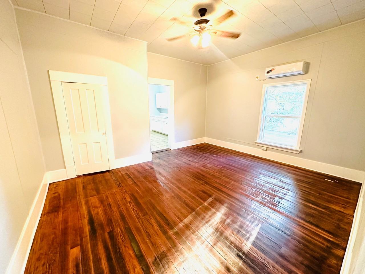 513 E Barger St #A - Photo 7 of 14