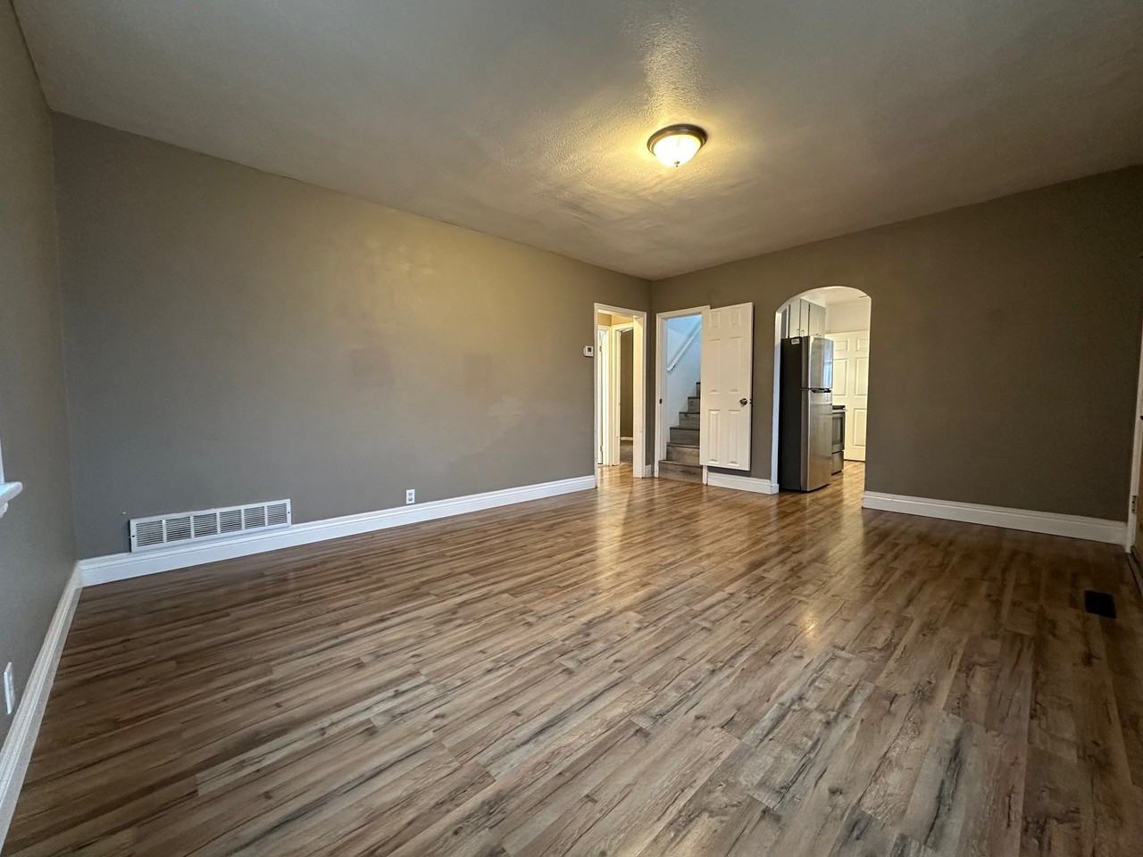 491 Nw - Photo 2 of 13