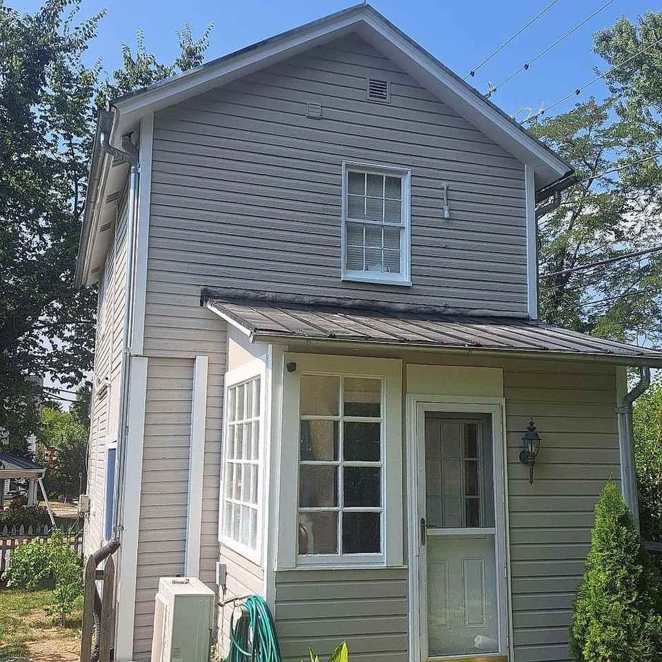 252 Loudoun St Sw - Photo 2 of 12