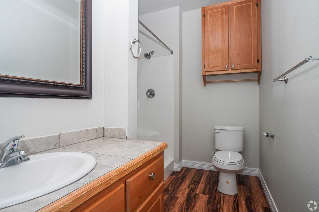 227 Fieldstone Ln - Photo 7 of 16