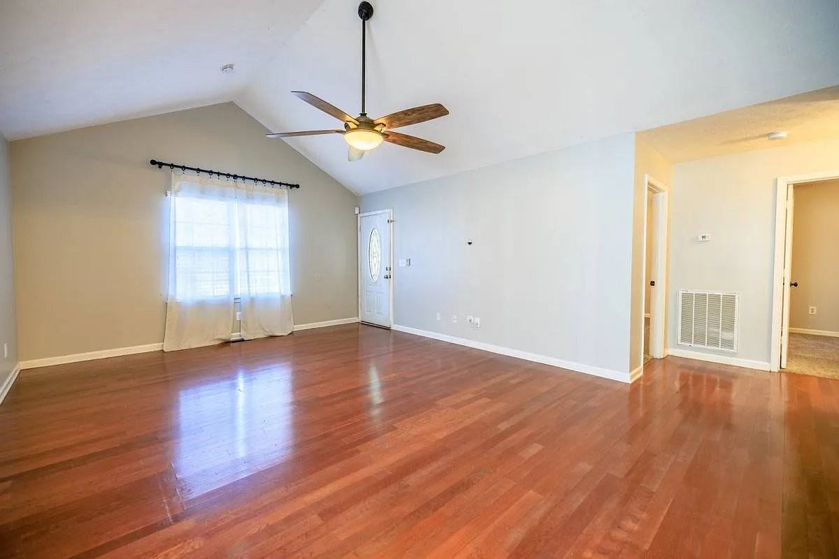1707 Nassau St - Photo 7 of 12