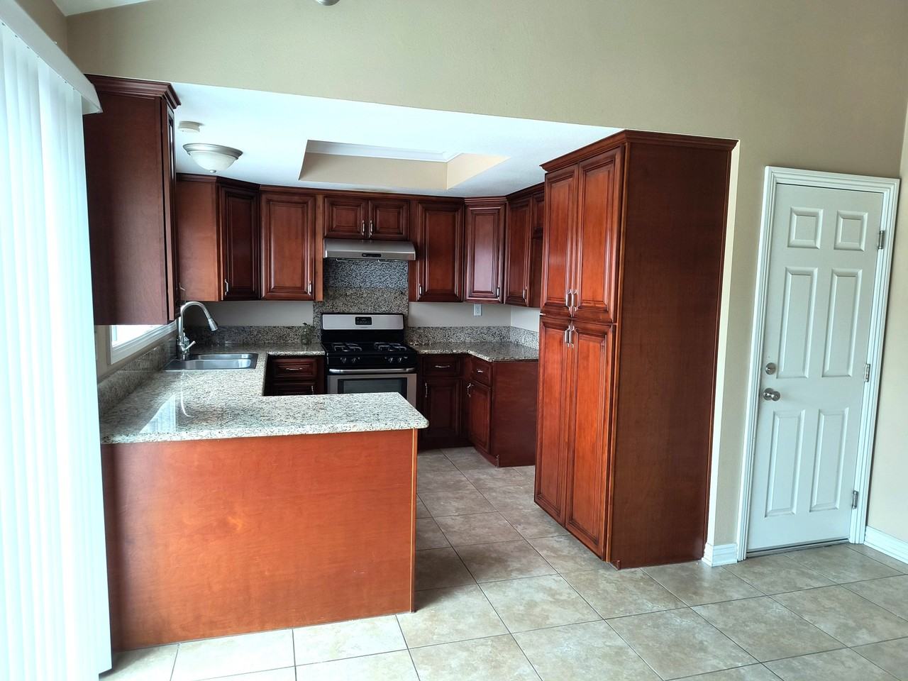 6553 Grant St - Photo 5 of 18