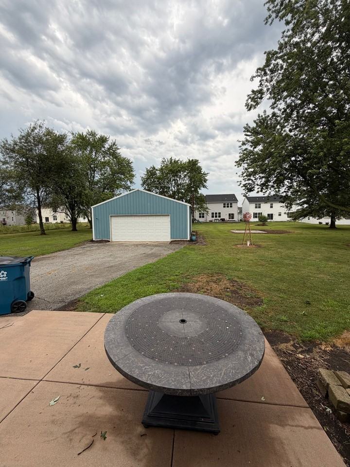 11108 Iowa St - Photo 2 of 16