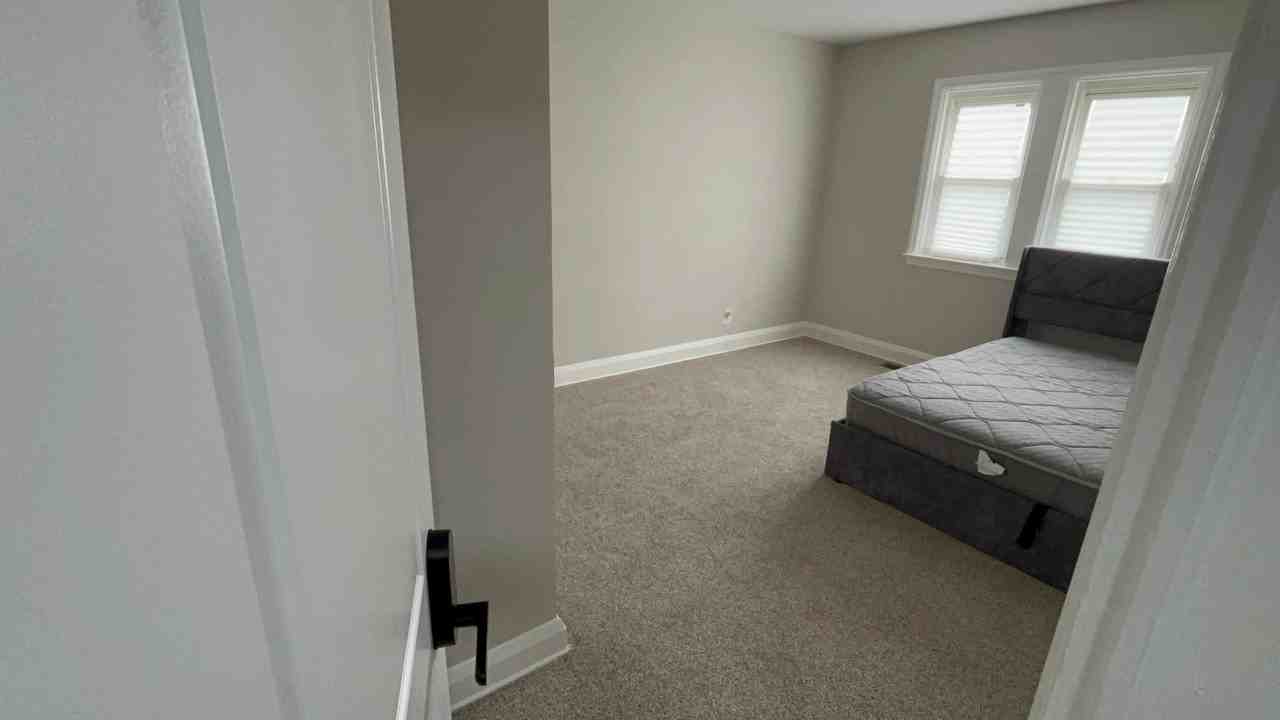 715 Radnor Ave - Photo 3 of 7
