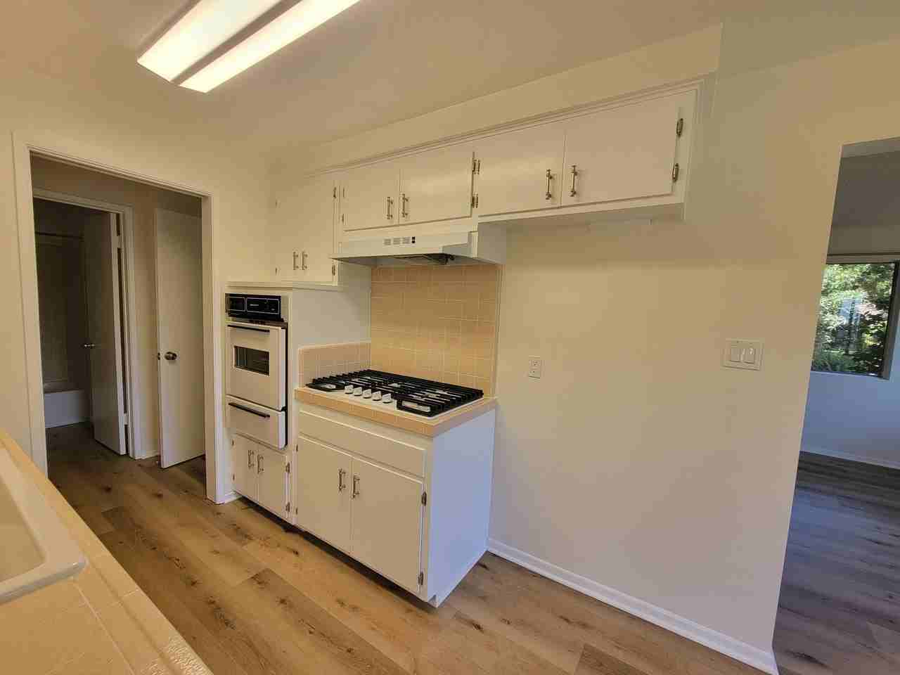 13530 Leadwell St #5 - Photo 4 of 16