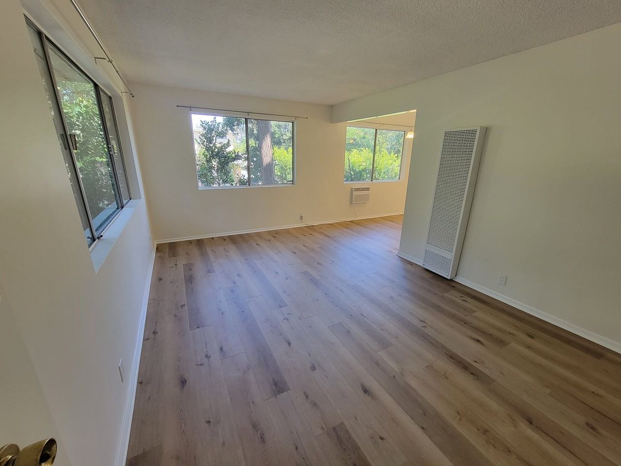 13530 Leadwell St #5 - Photo 5 of 16