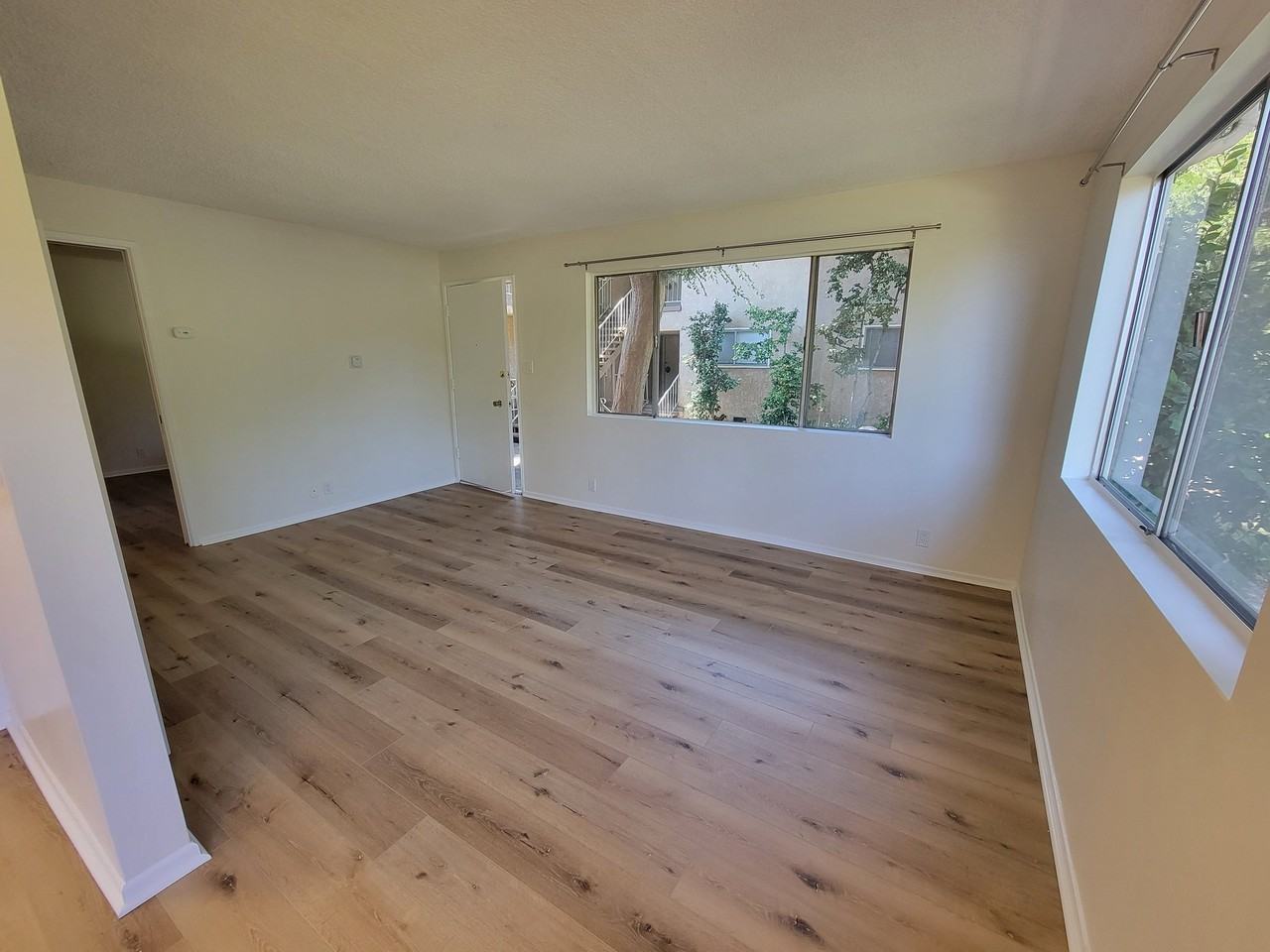13530 Leadwell St #5 - Photo 6 of 16