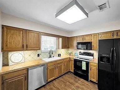 1084 Sunmeadow Dr - Photo 4 of 15