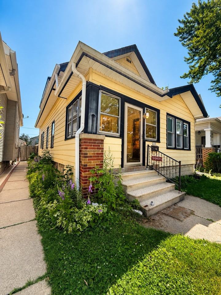 2008 S 74th St #2010 - Photo 2 of 18