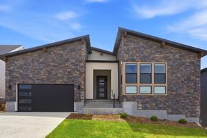 featured image of 2172 N Beargrass Way